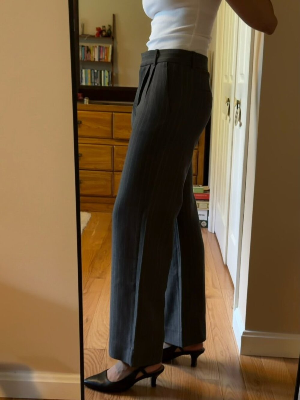 Abercrombie & Fitch Gray Pinstripe Mid Rise Trousers Size 25